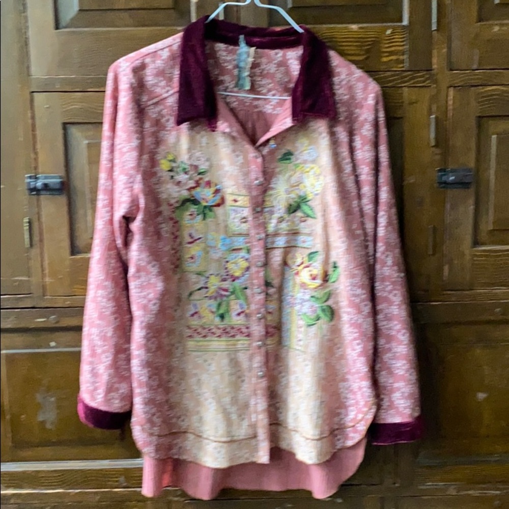 Aratta Silent Journey long button up